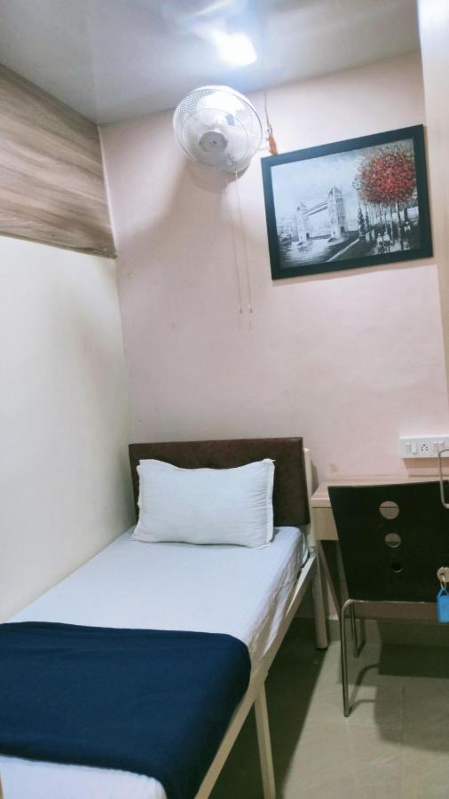 Royal Cabin Stay Мумбаи Экстерьер фото